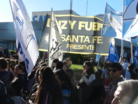 La universidad pública no se ajusta, se defiende.